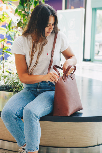 Moana Road Woburn Tote - Tan | Avisons NZ